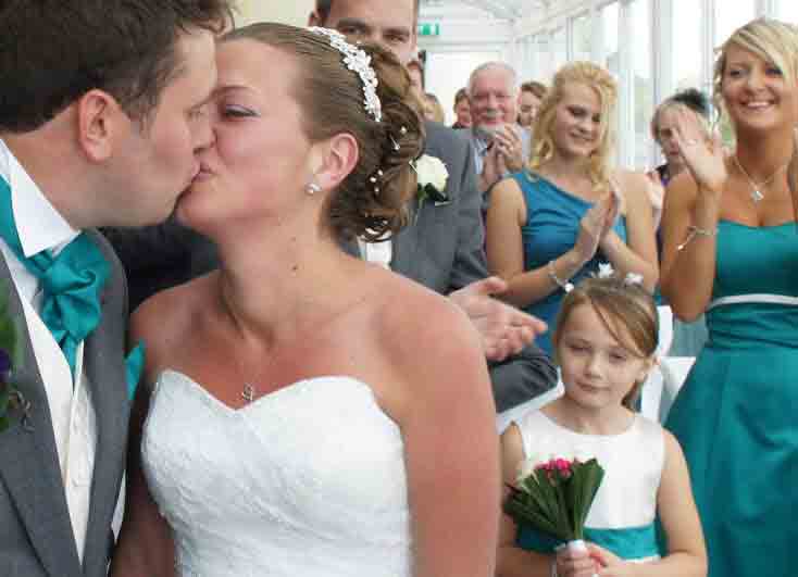 wedding-kiss